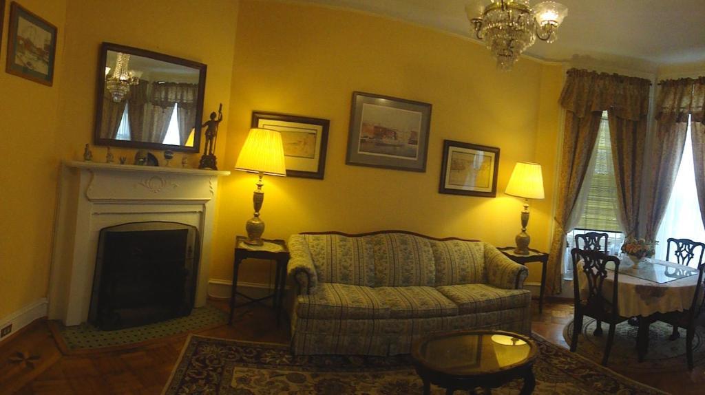 Wilson House Bed & Breakfast Балтимор Екстериор снимка