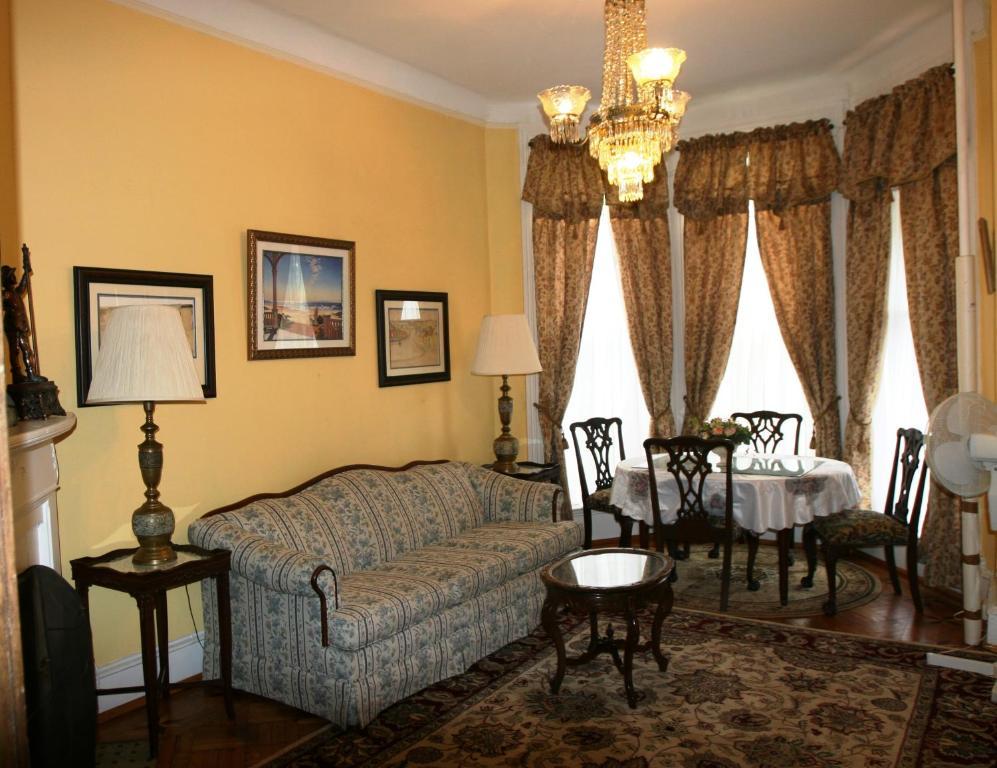 Wilson House Bed & Breakfast Балтимор Стая снимка